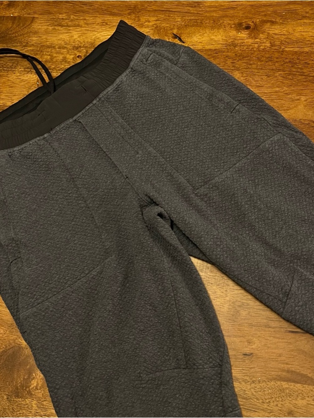 Lululemon At Ease Jogger
Heathered Black Men’s Small - Picture 5 of 16